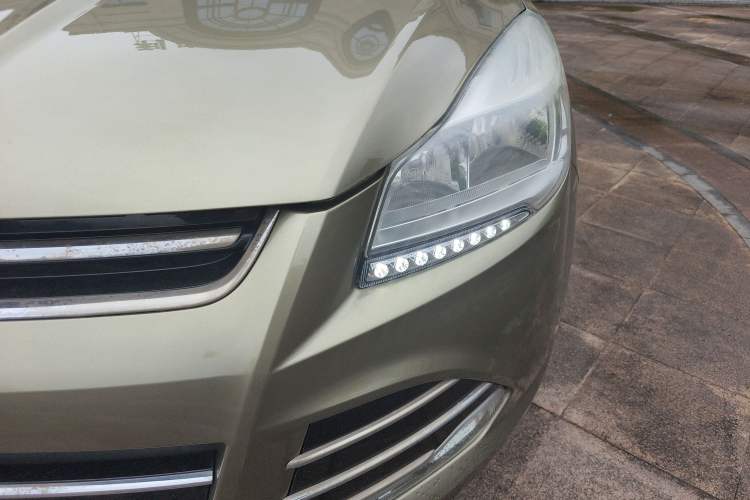 Used Ford Kuga 2013 2.0L GTDi Four-Wheel-Drive Elite Model Left Front Headlight