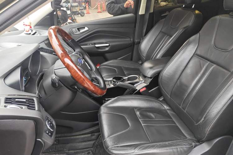 Used Ford Kuga 2013 2.0L GTDi Four-Wheel Drive Premium Model Left Front Seat