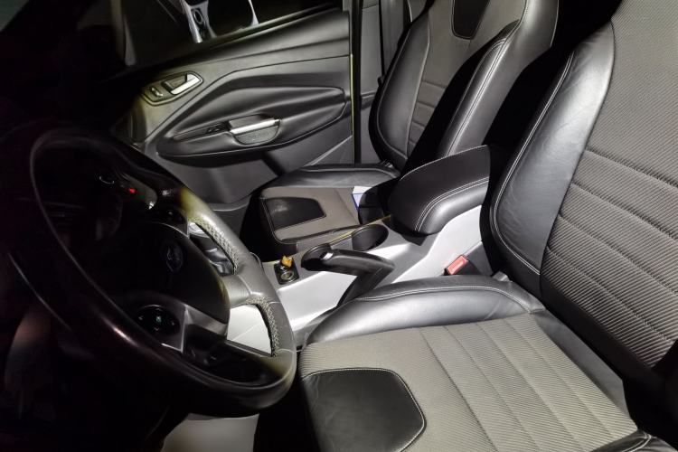 Used Ford Kuga 2013 1.6L GTDi Two-Wheel-Drive Trend Model Left Front Seat