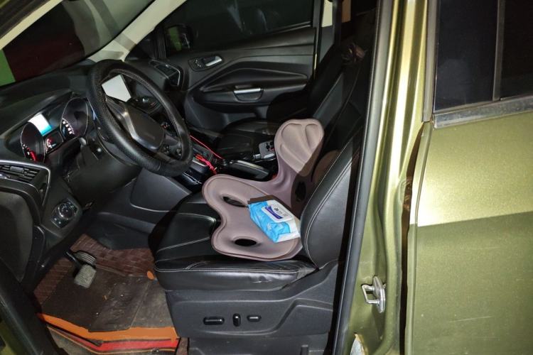 Used Ford Kuga 2013 2.0L GTDi Four-Wheel-Drive Sport Model Left Front Seat