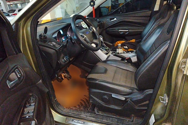 Used Ford Kuga 2013 1.6L GTDi Two-Wheel-Drive Trend Model Left Front Seat