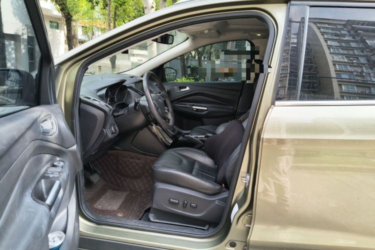 Used Ford Kuga 2013 2.0L GTDi Four-Wheel-Drive Sport Model Left Front Seat