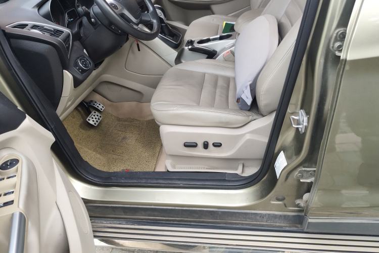 Used Ford Kuga 2013 1.6L GTDi 4x4 Elite Model Left Front Seat