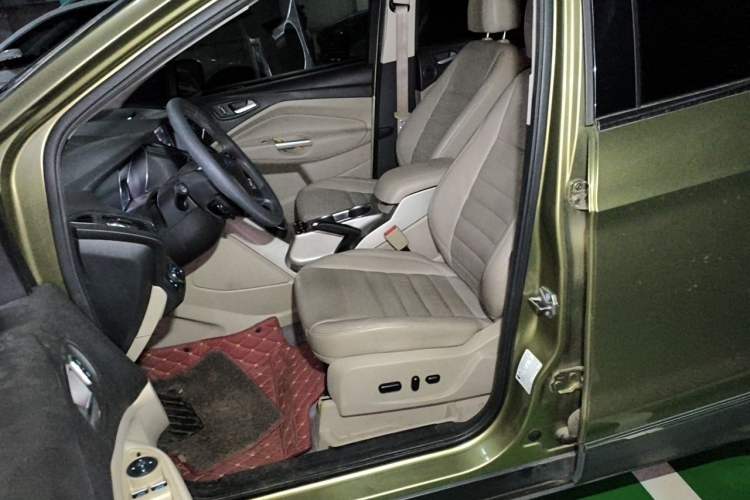 Used Ford Kuga 2013 2.0L GTDi Four-Wheel Drive Premium Model Left Front Seat