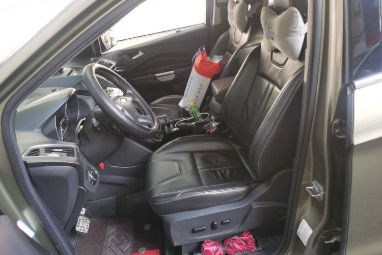 Used Ford Kuga 2013 2.0L GTDi Four-Wheel-Drive Sport Model Left Front Seat