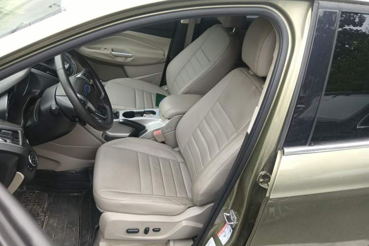 Used Ford Kuga 2013 2.0L GTDi Four-Wheel-Drive Elite Model Left Front Seat