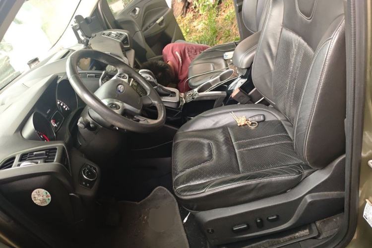 Used Ford Kuga 2013 2.0L GTDi Four-Wheel-Drive Sport Model Left Front Seat