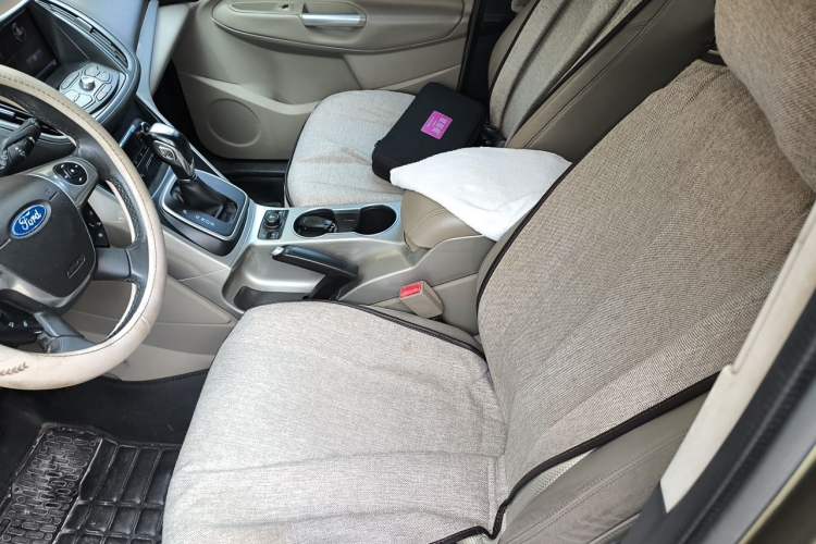 Used Ford Kuga 2013 1.6L GTDi Two-Wheel-Drive Trend Model Left Front Seat