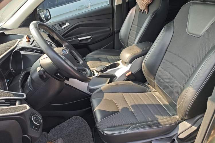 Used Ford Kuga 2013 1.6L GTDi Two-Wheel-Drive Trend Model Left Front Seat