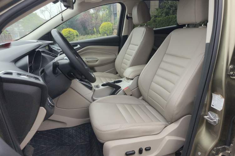 Used Ford Kuga 2013 2.0L GTDi Four-Wheel-Drive Elite Model Left Front Seat