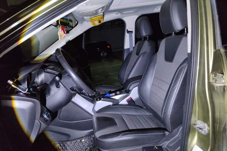 Used Ford Kuga 2013 1.6L GTDi Two-Wheel-Drive Trend Model Left Front Seat