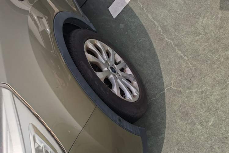 Used Ford Kuga 2013 2.0L GTDi Four-Wheel Drive Premium Model Left Front Wheel Hub