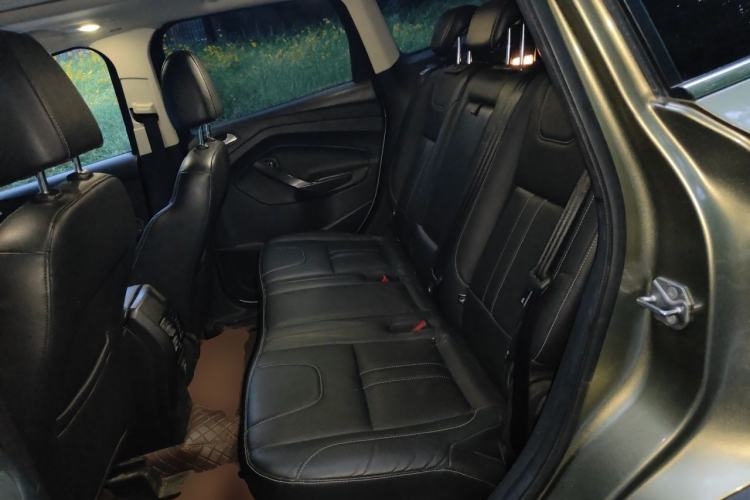 Used Ford Kuga 2013 2.0L GTDi Four-Wheel-Drive Sport Model Left Rear Seat