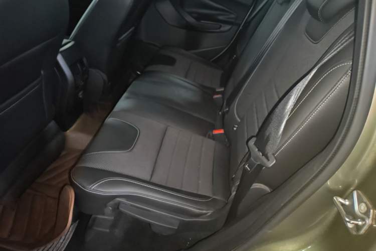 Used Ford Kuga 2013 1.6L GTDi Two-Wheel-Drive Trend Model Left Rear Seat
