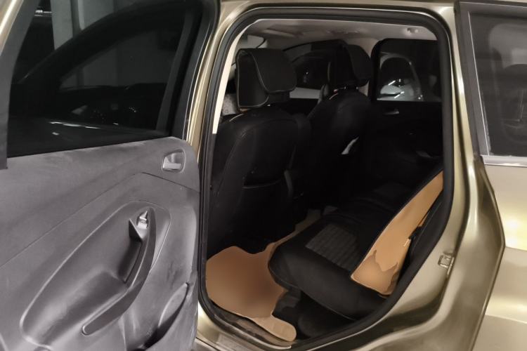 Used Ford Kuga 2013 1.6L GTDi Two-Wheel-Drive Trend Model Left Rear Seat