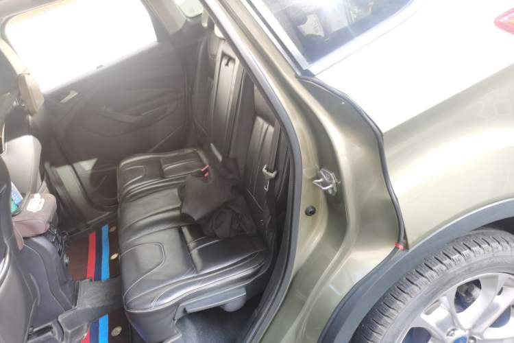 Used Ford Kuga 2013 2.0L GTDi Four-Wheel-Drive Sport Model Left Rear Seat