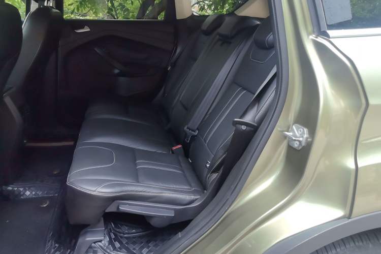 Used Ford Kuga 2013 2.0L GTDi Four-Wheel-Drive Sport Model Left Rear Seat