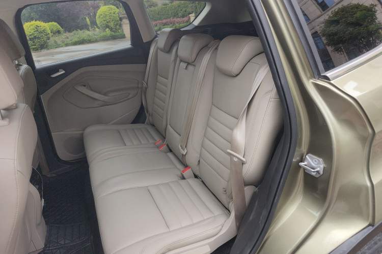 Used Ford Kuga 2013 2.0L GTDi Four-Wheel-Drive Elite Model Left Rear Seat