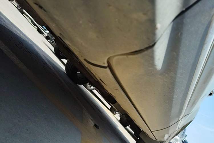 Used Ford Kuga 2013 2.0L GTDi Four-Wheel-Drive Sport Model Left Side Sill
