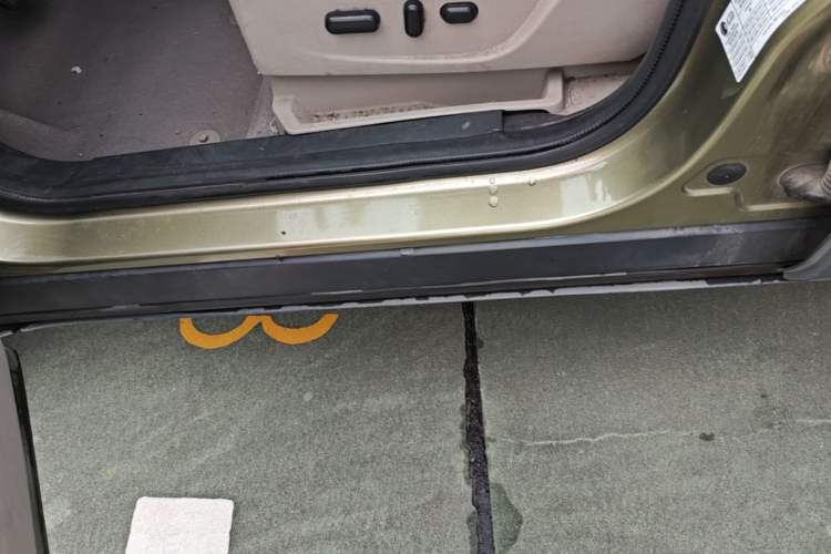 Used Ford Kuga 2013 2.0L GTDi Four-Wheel Drive Premium Model Left Side Sill