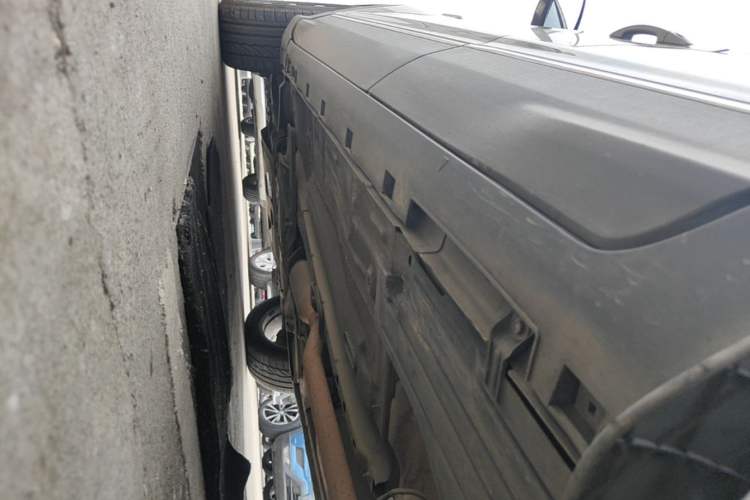 Used Ford Kuga 2013 2.0L GTDi Four-Wheel Drive Premium Model Left Side Sill