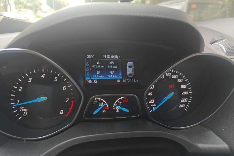 Used Ford Kuga 2013 1.6L GTDi 4x4 Elite Model Odometer Close Up