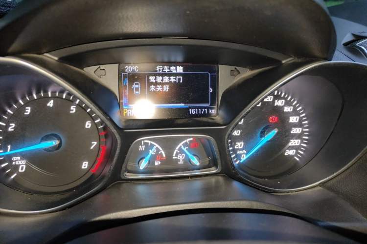 Used Ford Kuga 2013 2.0L GTDi Four-Wheel-Drive Sport Model Odometer Close Up