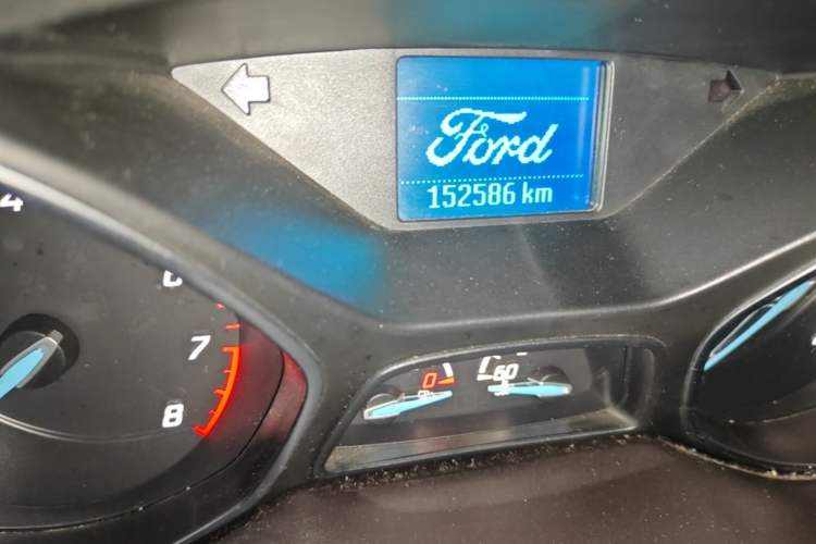 Used Ford Kuga 2013 1.6L GTDi Two-Wheel-Drive Trend Model Odometer Close Up