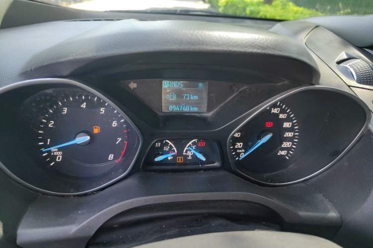 Used Ford Kuga 2013 1.6L GTDi Two-Wheel-Drive Trend Model Odometer Close Up