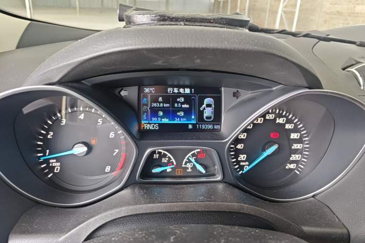 Used Ford Kuga 2013 1.6L GTDi 4x4 Elite Model Odometer Close Up