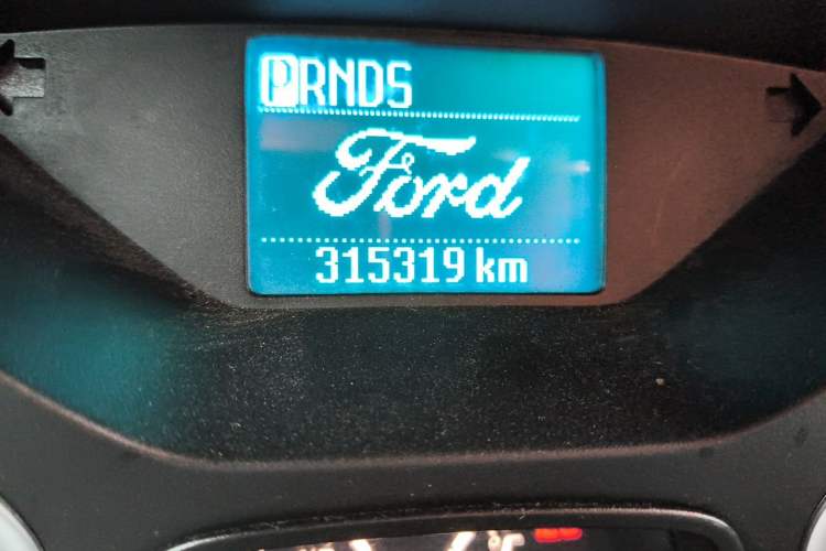 Used Ford Kuga 2013 1.6L GTDi Two-Wheel-Drive Trend Model Odometer Close Up