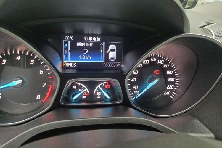 Used Ford Kuga 2013 1.6L GTDi 4x4 Elite Model Odometer Close Up