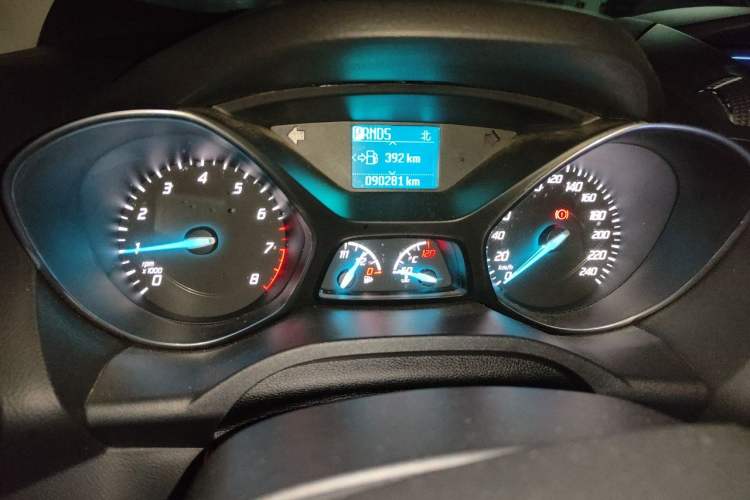 Used Ford Kuga 2013 1.6L GTDi Two-Wheel-Drive Trend Model Odometer Close Up