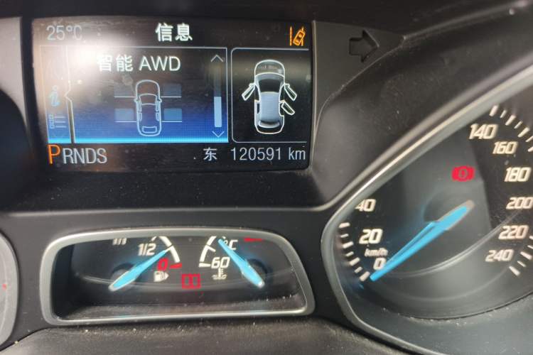 Used Ford Kuga 2013 2.0L GTDi Four-Wheel Drive Premium Model Odometer Close Up