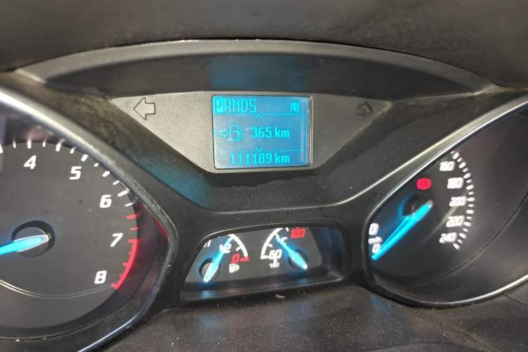 Used Ford Kuga 2013 1.6L GTDi Two-Wheel-Drive Trend Model Odometer Close Up