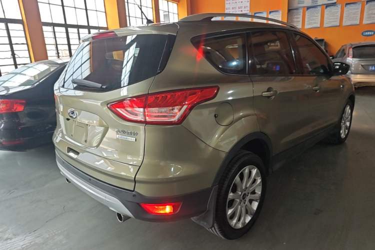 Used Ford Kuga 2013 1.6L GTDi Two-Wheel-Drive Comfort Model Rear Right 45 Deg