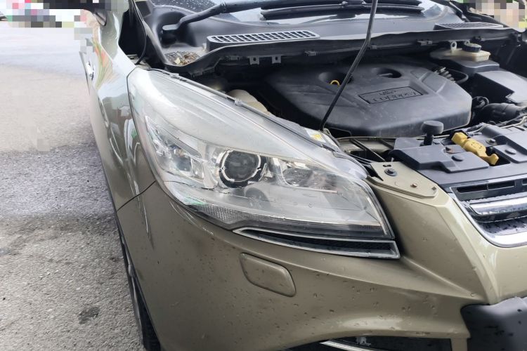 Used Ford Kuga 2013 2.0L GTDi Four-Wheel Drive Premium Model Right Front Headlight