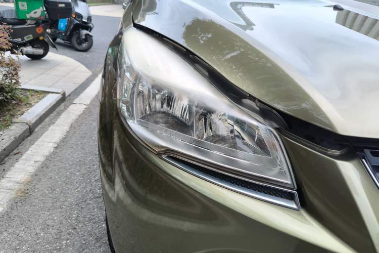Used Ford Kuga 2013 1.6L GTDi 4x4 Elite Model Right Front Headlight