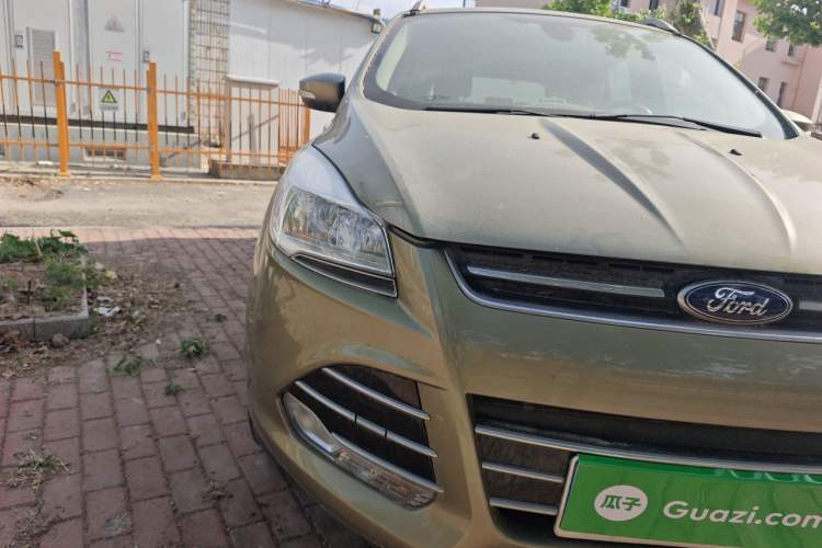 Used Ford Kuga 2013 1.6L GTDi Two-Wheel-Drive Trend Model Right Front Headlight