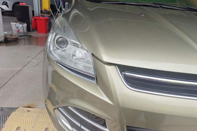 Used Ford Kuga 2013 1.6L GTDi 4x4 Elite Model Right Front Headlight