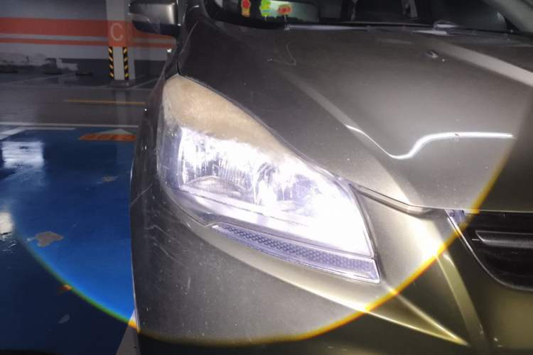 Used Ford Kuga 2013 1.6L GTDi Two-Wheel-Drive Trend Model Right Front Headlight