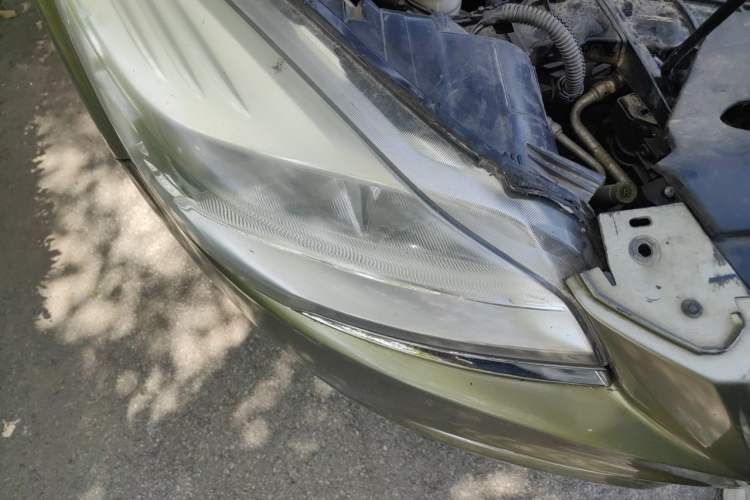 Used Ford Kuga 2013 1.6L GTDi Two-Wheel-Drive Trend Model Right Front Headlight