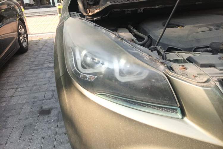 Used Ford Kuga 2013 1.6L GTDi 4x4 Elite Model Right Front Headlight