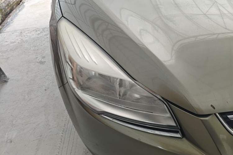 Used Ford Kuga 2013 1.6L GTDi 4x4 Elite Model Right Front Headlight