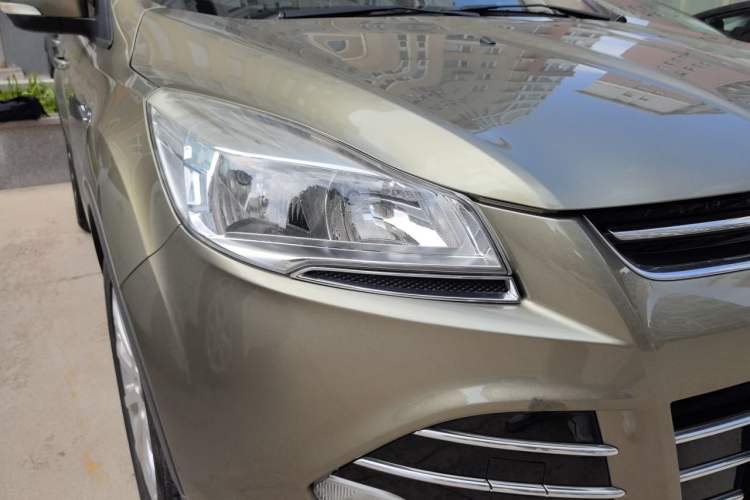Used Ford Kuga 2013 1.6L GTDi 4x4 Elite Model Right Front Headlight