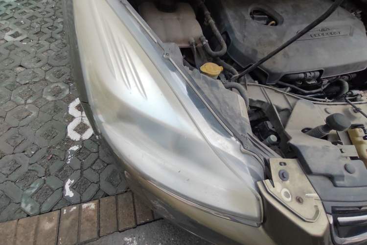 Used Ford Kuga 2013 1.6L GTDi 4x4 Elite Model Right Front Headlight