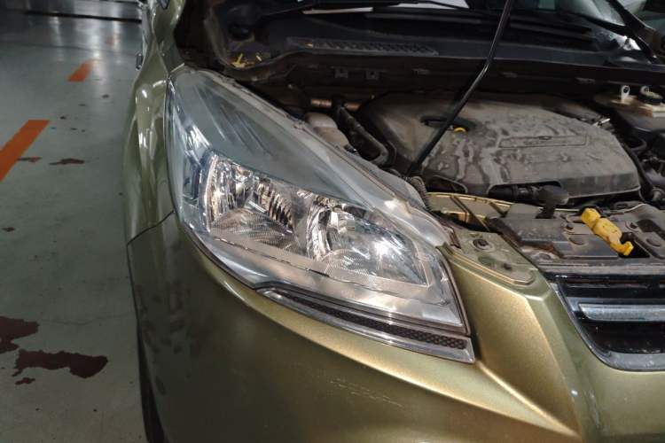 Used Ford Kuga 2013 1.6L GTDi 4x4 Elite Model Right Front Headlight