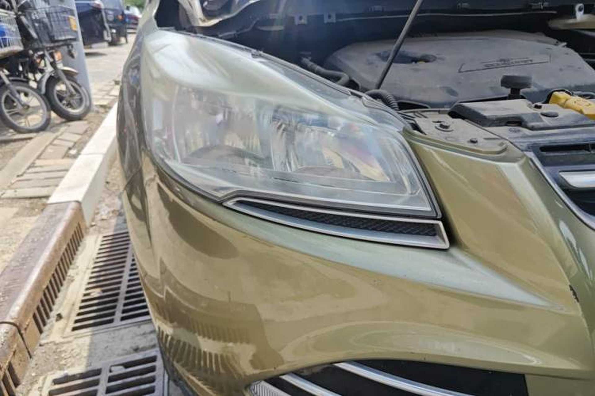 Used Ford Kuga 2013 1.6L GTDi 4x4 Elite Model Right Front Headlight