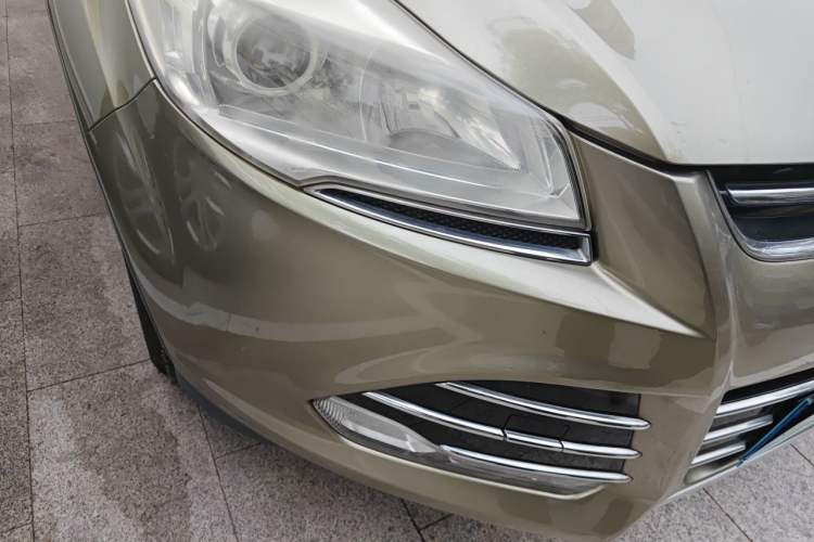 Used Ford Kuga 2013 1.6L GTDi Two-Wheel-Drive Trend Model Right Front Headlight
