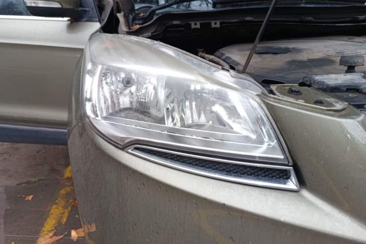 Used Ford Kuga 2013 1.6L GTDi 4x4 Elite Model Right Front Headlight